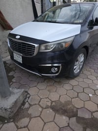 سياره كيا سيدونا 2018 فئه LX وارد امريكي سته سلندر 3300 بيه ضربه بلجام...