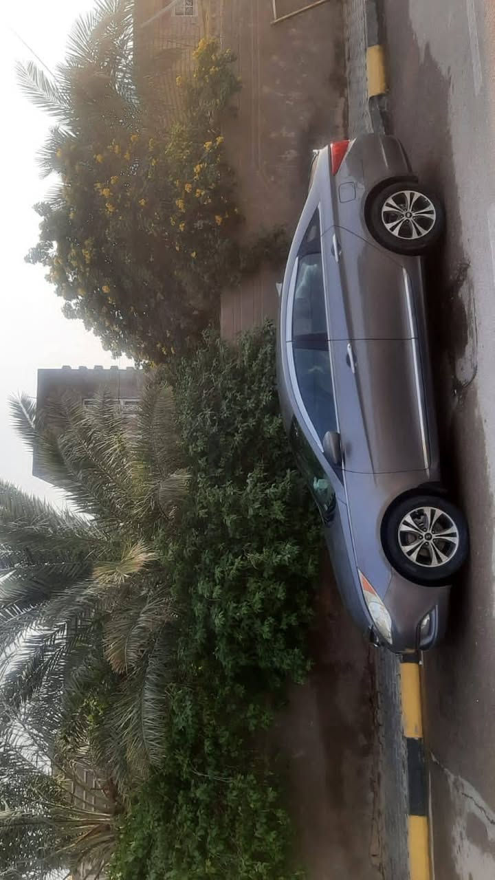 سلام عليكم
سوناته 2013.. وارد امريكي

حادثها.. بنيد او جاملغ بس

... رقم بغداد... بسمي.. شرط تحويل 

(محرك.. كير شرط) عليها ادامه كامله 

.. تبريد ثلج..قطعتين

.................................

موصفاتها

.. تحكم مري

..تحكم كشنات

.. تدفئة تبريد كشنات الاماميه

.. نظام ايكو.. الاقتصادي

... لايت زنون

.. نظام مانع الانزلاق

.............................................

سعر.. 100 بيها مجال حك جيه

مكان واسط

رقم.. ***********
