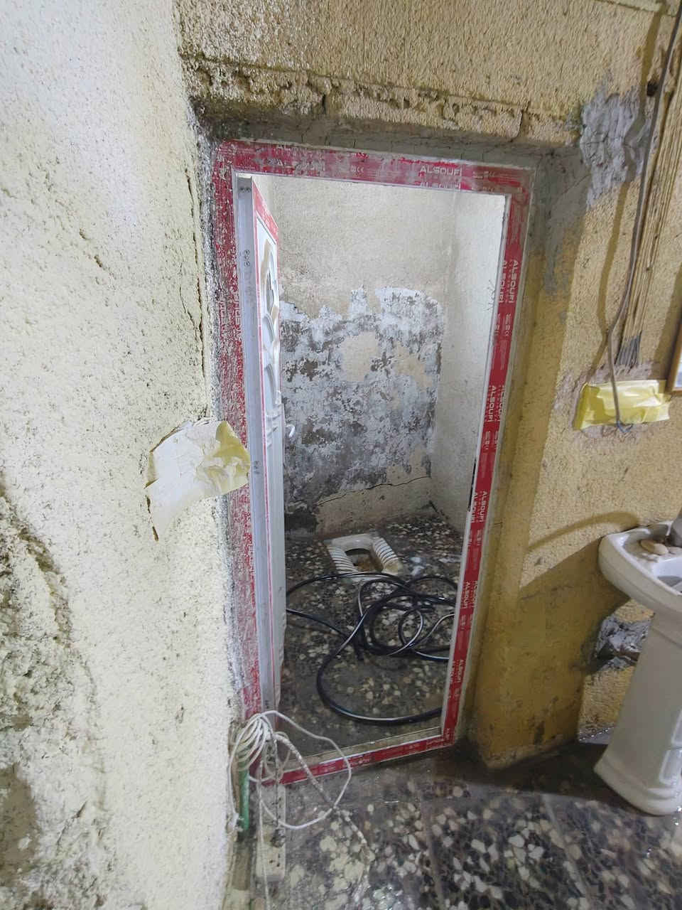 سلام عليكم بيت في سبع الصور للبيع مساحه 50 متر جاهز  مجاري كهرباء  ماء السعر 20  مجال***********
