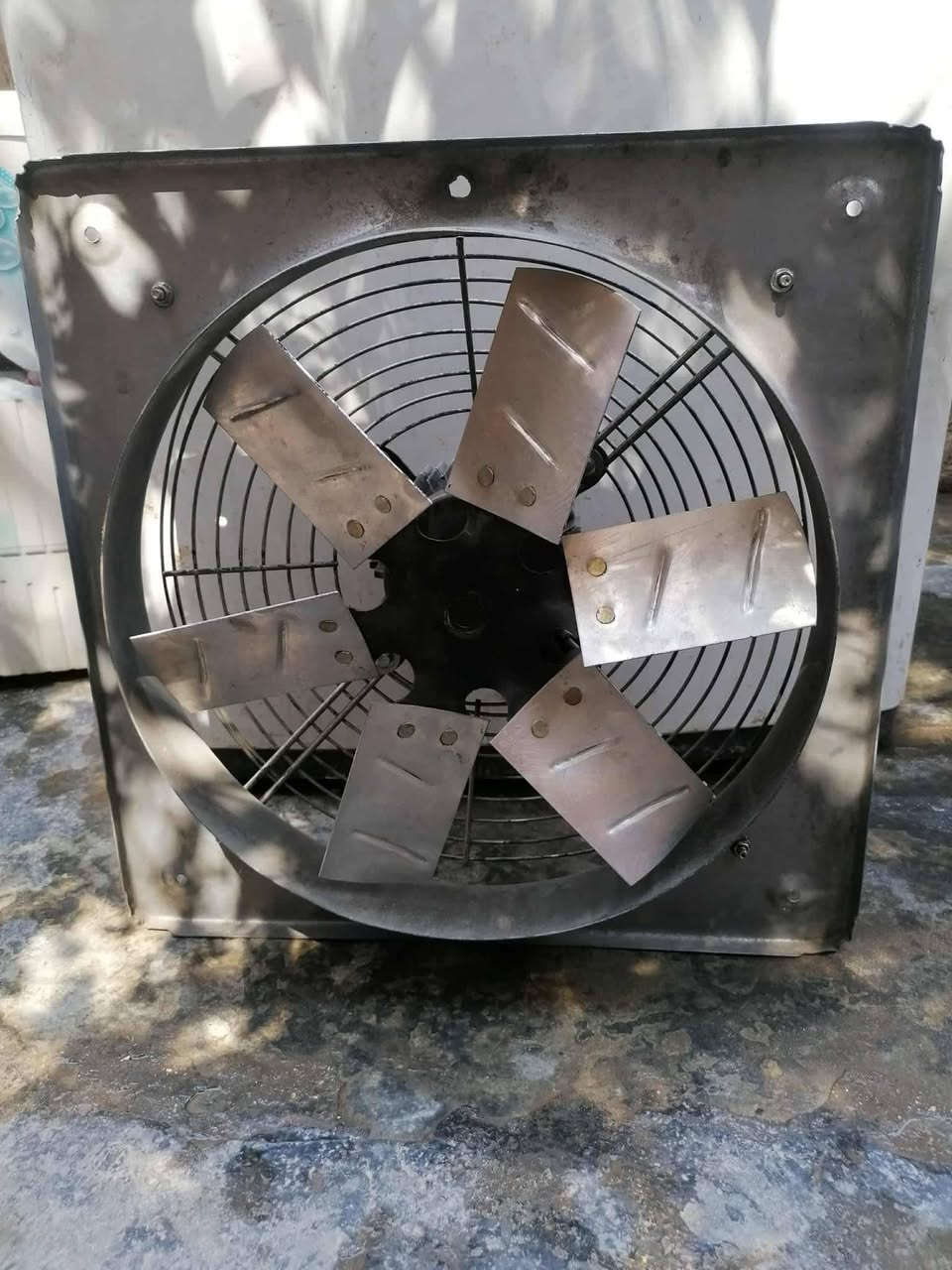 مفرغه هواء صناعية حجم ٥٠ *٥٠  بلادية  بغداد  الشعب ***********
