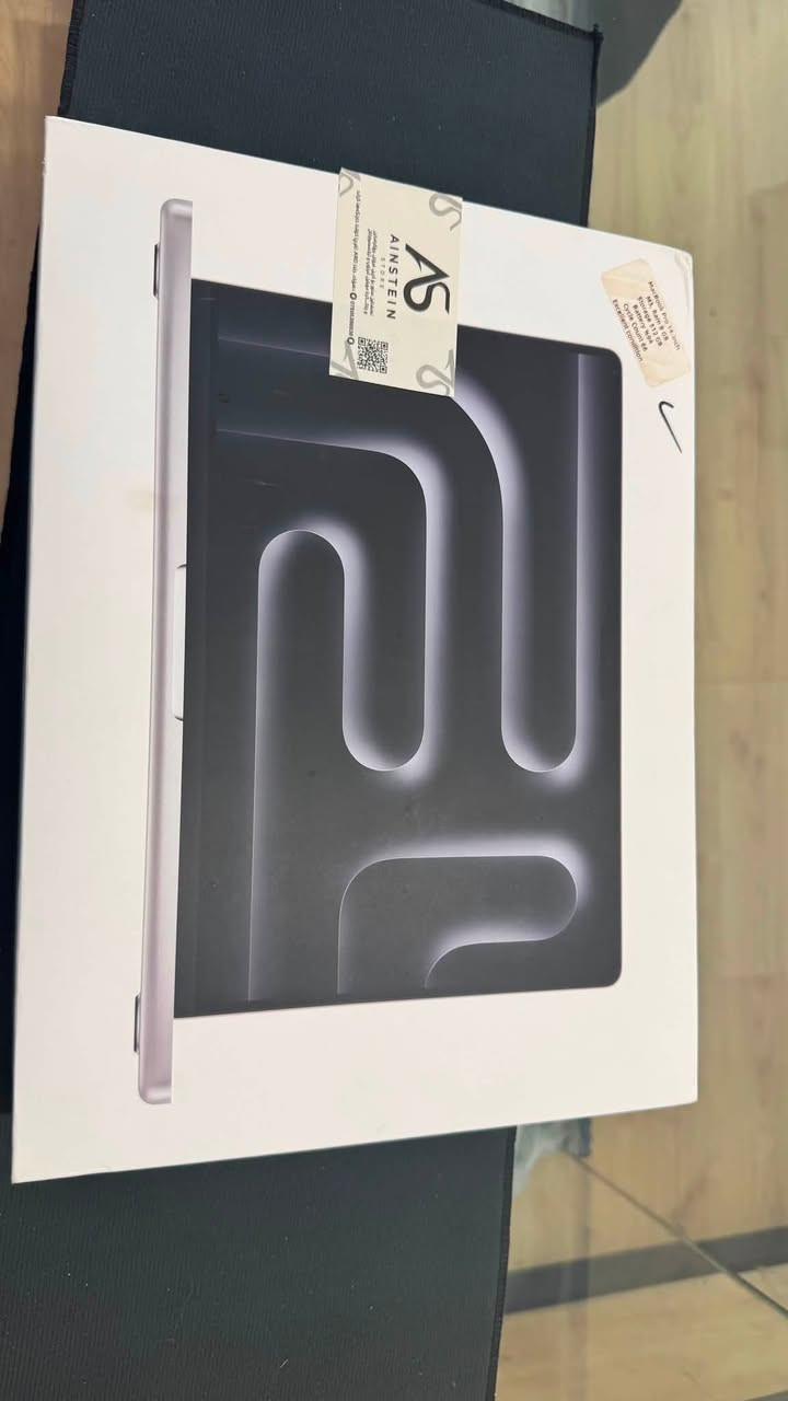 MacBook Pro 14-inch
M3, Ram 8 GB
Storage 512 GB
Battery %94
Cycle Count 66
Excellent condition
Price:1,650,000
***********
