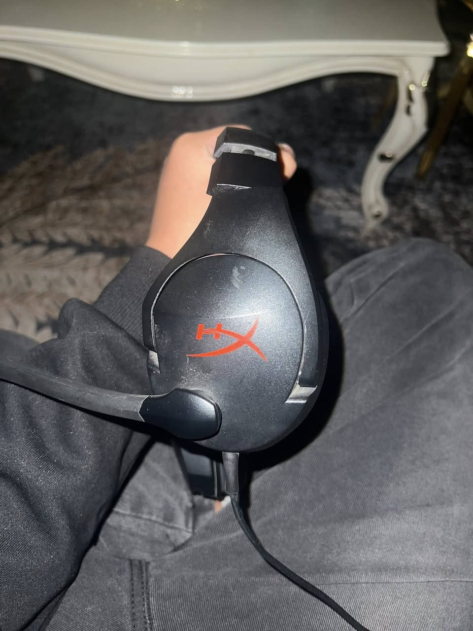 سلام عليكم عندي هذن السماعتين وحده هايبر اكس صراحه والله ممتئكد منها اصليه او لا بس ع الاكثر اصليه تجي وتشوفها والثانيه ماعرف نوعها بس ترهم بلوتوث بس تشحنها وترهم واير
ماعرف اسعارهن والله قيم بما يرضي الله تحب تاخذهم ثنينهم اكتب سعر تحب بس وحده اكتب سعر 
للاتصال ***********
بغداد شارع فلسطين
