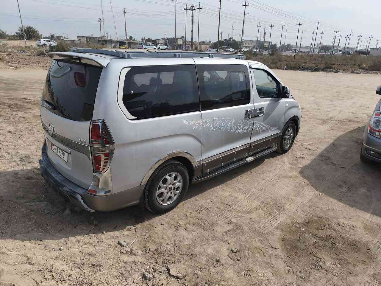 سلام عليكم ستاركس مديل 2010 محرك بيه سبلين 2012 قبق السود مال كصه جديد سياره جهزه من حداديه من محرك من تيرات من كلشي جهزه سياره ملكوط خياسه بيه جملق المام مبدل خاط علي الي مدل سعر 150 وبيه مجال رقم تلفون *********** المكان البصره معمل ورق
