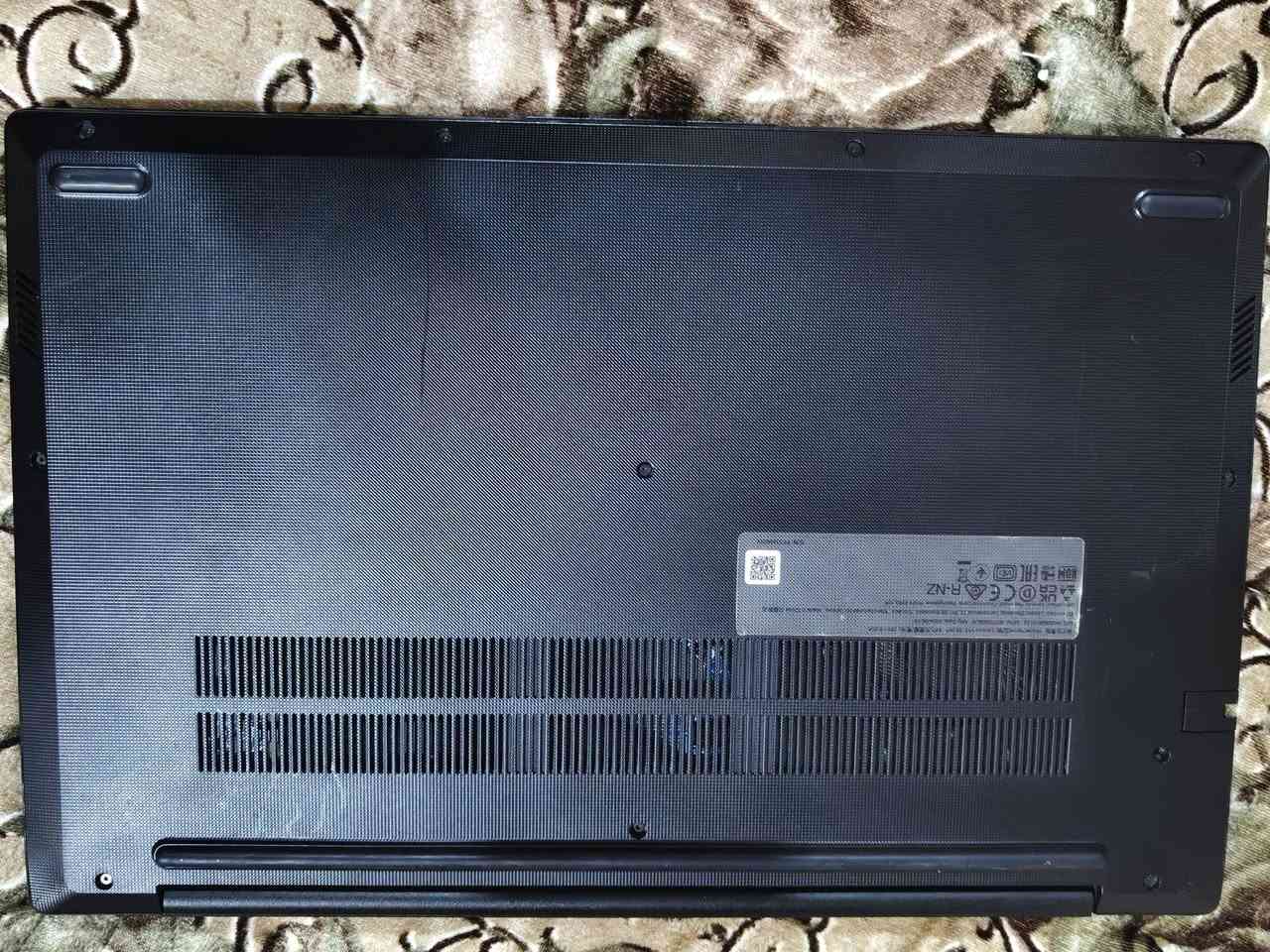 Lenovo V15 G3
المعالج (CPU):
Intel Core i5-1235U – جيل 12

كرت الشاشة (GPU):
Intel Iris Xe Graphics

الرام (RAM):
8GB DDR4 3200MHz

الخزن (Storage):
512GB SSD NVMe

الشاشة (Display):
15.6" FHD (1920×1080)
السعر 500


**إذا كنت صاحب هذا الإعلان وتريد حذفه لأي سبب، رجاءا أرسل رسالة إلى الدعم الفني**