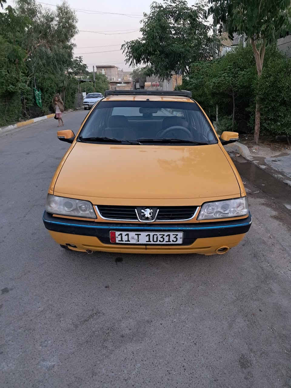 للبيع بيجو روى موديل ٢٠٠٨ داخله هزه مصفره هيهة وغرامات رقم نكليزي سنويه جديده مكينه وكير فور اكس ياباني وعقل وضفيره وكسل كارينه محور ماكو ونه سرعة مفتوحة تبريد شغال ثلج صدر امامي وخلفي جديد كهربايات كل شغال سياره بلاديه لاضربه ولا صبغ شواصي نضاف شراي يخابر ***********شرط التحويل مكاني بغداد
