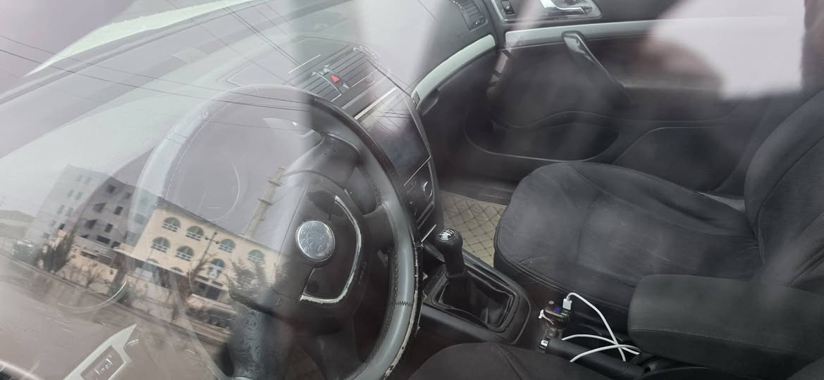 شكودا ۲۰۱۳ بو فروشتن ١٦ و عاديه
نرخی ٦٥ گه لا

پیشتر ته کسی بوه شوین سلیمانی به شه رتی مکینه گیر ته حویل غرامه

***********
