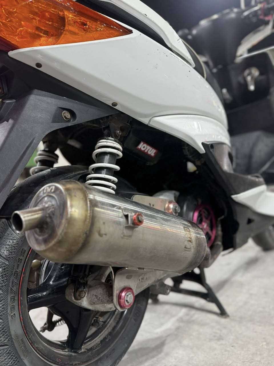 السـلام عليٌـكم💙.
سكـنس فحل نـوزل خطيـن💙،

سكليـتر ريـاضي NCY💙.

مازدة عمل كلها رياضي💙، 

صدر DY كرزي💙،

فـج رياضي فراندو💙،

وملقط رياضـي💙.

براغـي رياضي💙،

صالـنصة M Power💕.

كشـن رياضيٌ💕،

كلجـات هاون مال حاويـة💕 ، خلفي Wf امامـي دوٌشـي💕.

ستـاند خلـفي رياضي💕.

نـوزل 8 زروف رياضي اصلـي💙،

جويـتر جبير💙،

اشاير مـشمشي💕،

بوشتـها نـار ممعروفـة🔥.

كـور حجـرة جبيرة بلادي ع بلاد💕.

معدلها 127 وبيها بعد🔥.

دراجـة ماعوزهـا بـس سايـق💕،

السـعر 850 الف 

رقـم التواصل ***********💙😉.

بـس الشراي يفوت فدوه اروحلكم تحب تسولف شوفلك غيري💙.
