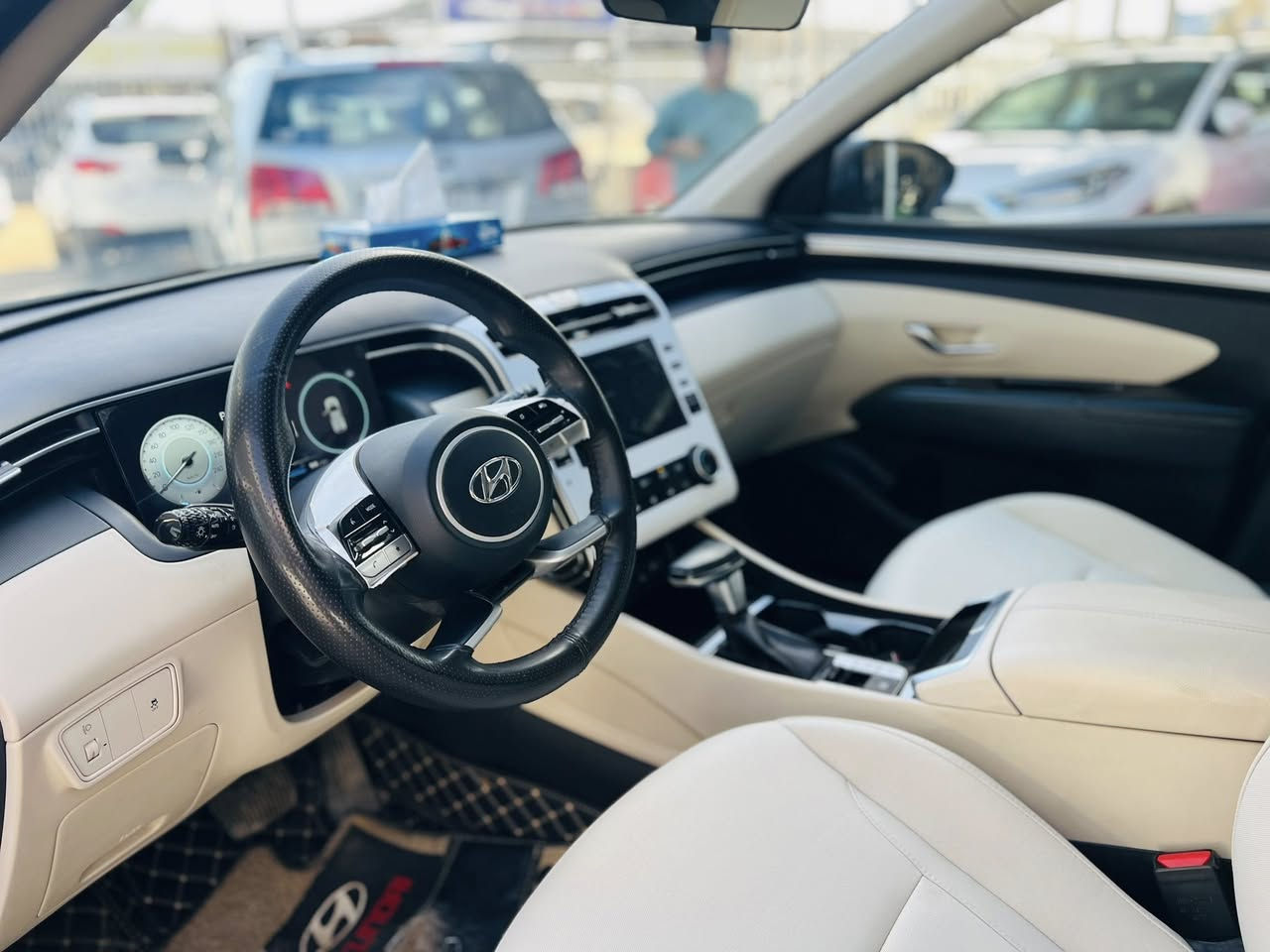 السلام عليكم توسان موديل 24 كفاله عامه من الصبغ والبارد والشخط والرصعه شرط الفحص بأسمي شخصيآ كير ومحرك بلادي ع الشركه ماشيه 45 الف حقيقي شاشه دجتال كشنات ابيض فول قماره حديد 
مكاني بغداد اليوسفيه 
السعر 215 
***********
