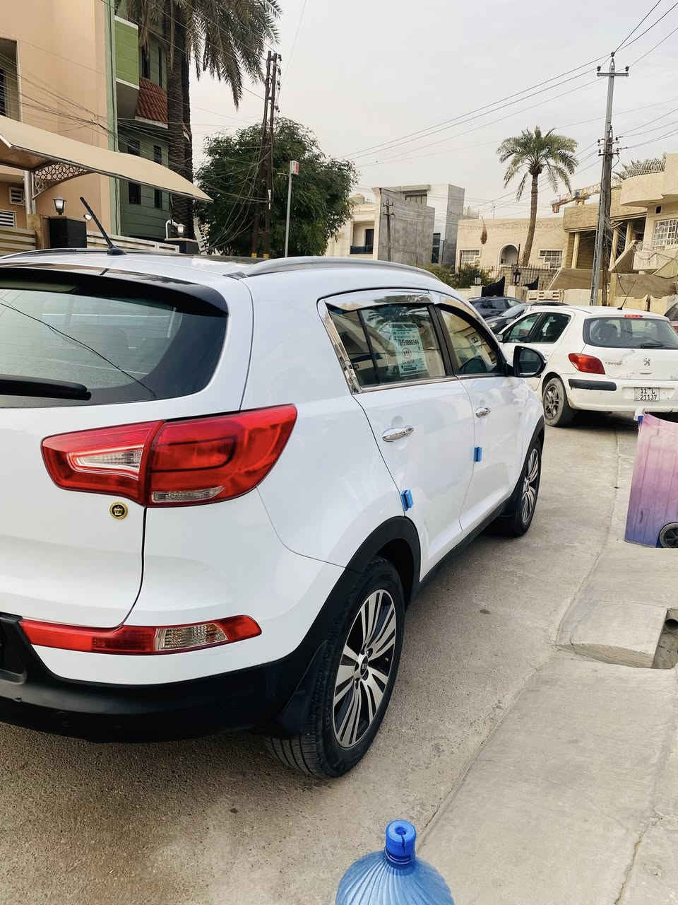 السلام عليكم سبورتج 2015 خليجيه رقم بغداد بأسمي الجديد وهزة جديده  فول مواصفات عدا البصمه  السياره بانوراما كاميرا حساسات اشاير بالمري مري شفط تحكمات جهتين يدات نيكل  مكفوله  من صبغ وتبديل بيهة فقط  المسطره يم الرقم الخلفي صبغ   بدون  اي دواخل مكاني بغداد الكرخ  للاستفسار ***********   السعر 149
