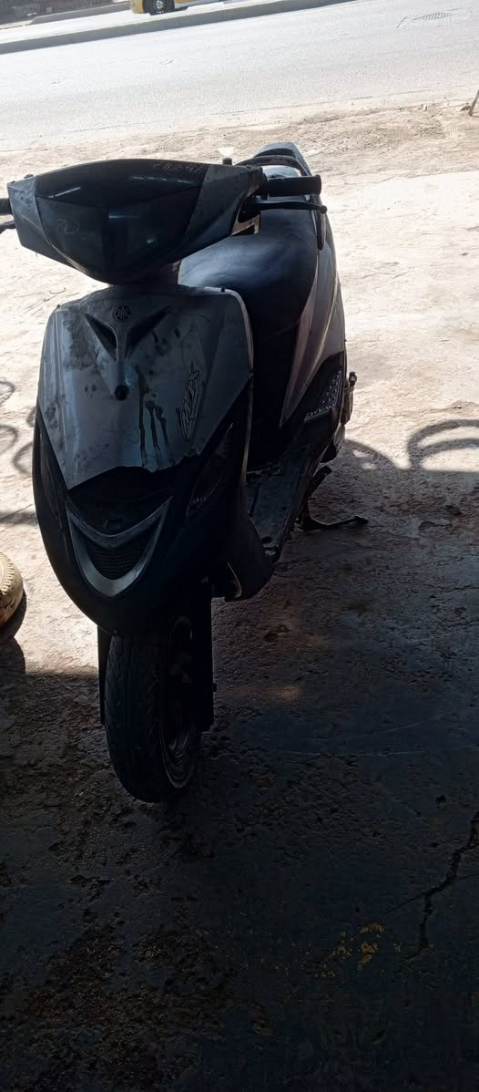 سلام عليكم شباب دراجه ماكس ثعلب للبيع دراجه حلوه ونظيفه كفراته بلادي بس البك لايت يرادله تبديل فقط دراجه حلوه ونظيفه وكامله اشاير سلف يرادله باتري فقط هندر واحد بيه بدايه خيط تحمه تكطع مكينه ناعمه حلوه 
استان تعليك بيه السعر 175 وبيه مجال بكاني بغداد الرشاد قريب على فلكت حي النصر *********** بي واتساب
