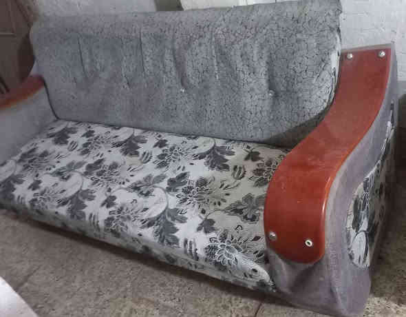 تخم ١٠ مقاعد (ثكيل ) 
السعر 200 الف وبي مجال
نضيف 
المكان كربلاء طويريج  
 رقم *********** كربلاء
