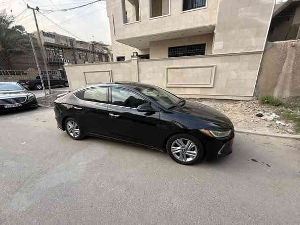 النترا 2017 LIMITED فول مواصفات 1/1
3 بصمات تشغيل وترحيب وصندوق ذكي 
كير +مكينه كفاله
صدر جديد
باتري جديد
حداديه كامله امامي +خلفي
رادار خلفي 
نقطه عمياء 
سستم صوت انفتني 
مانع انزلاق 
تبريد  شاشه منفصل 
شاشه.جبيره جي بي اس 
سلايت 
لايتات زينون 
كشنات تدفئه اربع مقاعد 
كشن السايق كهرباء
تحكم سترين جهتين
مكينه دوش 2000
تدفئه +تبريد ثلج +فريز جديد
تحديد مسار

سياره مسويله بوليش جديد ومدبل دهن البارحه جاهزه 
ماشيه 98ml

(حادث السياره سطحي ربع البنيد صبغ فقط بارد بالجاملغ الامامي  طخه بالجاملغ الخلفي  ترجع ع بارد بس ممسويها  السياره ولا قطعه مبدله  ) حادث السياره مرفق بالمنشور 

رقم السياره بغداد (37666)  مشروع وطني باسمي تحويل ثاني يوم  
السعر :130  وبيها مجال حك الجيه
العنوان بغداد شارع فلسطين 
الرقم:***********
