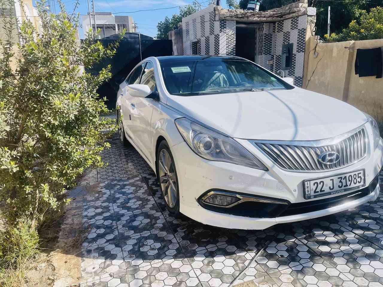 السلام عليكم
هونداي ازيره موديل 2014خليجي..

 موصفات ViP 

فول الفول مكينه 6 سلندر 

سيارة  بيه صبغ قطعه واحده صبغ والباقي كله مكفول على وضع الشركه

مكينه وكير حداديه وتخم تاير تبريد غرفه الف ماذب عليه خير من الله ............................

ماشيه١٧٠حقيقي سياره دك جرس بل 120

سياره نضافته 💯 بل 💯 شكد ما توقع نضيفه وجاهزه 

موصفات السياره 

بصمه ابواب وتشغيل 

بانوراما طكتين 

كشنات جلد

اناره داخليه مخفيه شركه

داخل ملكي للخير 

تدفئه  كشنات

قطعتين تبريد 

تحكم كشنات منفصل بل ابواب 

تحكم بيانو 

برده خلفيه كهربائيه 

بردات جانبيه خلفيه 

مري شفط نظام ترحيب

مري قلاب..............

عنده تقرب اناره داخليه 

فتح صندوق ذكي 

لدات خلفي 

حساس امامي خلفي 

نظام اصوات انفنتي 

لد مري جانبي 

حساس خلفي امامي 

يدات نيكل إشارات ترحيب جانبي 

دمام خلفي كولتي عالي 

دبل كزوو خلفي 

ويل كب 19 كرؤم......

------------------------------------------

السعر 140 وبيه مجال 

مكان السياره بابل 

***********
