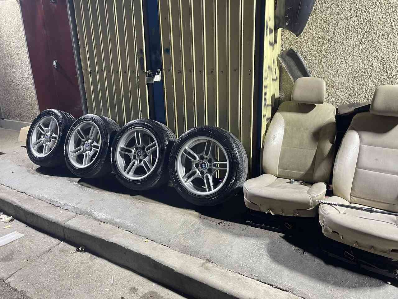 ويل ام 17 حجم ١٧ وبي تخم تاير جديد وبدون تصليح وبدون عواج  وعلايم جدد وكصب جدد للبيع او المراوس حسب القناعه سعر البيع ٥٠٠ الف 
مكاني بغداد السيديه 
***********
