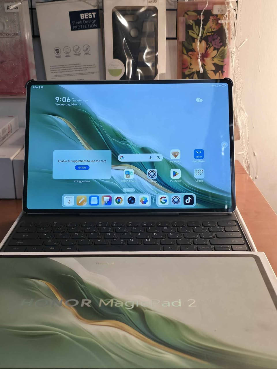 هونر ماجك باد 2

نظافة عالية جدا 
مع الكيبورد الاصلي

• ​شاشة OLED: بحجم 12.3 بوصة وتردد 144Hz مع حماية فائقة للعين.
• ​معالج قوي: Snapdragon 8s Gen 3 لأداء ممتاز في الألعاب والمهام.
• ​صوت سينمائي: نظام بـ 8 مكبرات صوت وتقنية Spatial Audio.
• ​بطارية ضخمة: سعة 10,050 mAh وشحن سريع بقدرة 66W.
• ​تصميم نحيف: سمك 5.8 ملم فقط لتسهيل الحمل والاستخدام.
• ​ذكاء اصطناعي: ميزات ذكية لتحسين الإنتاجية وتلخيص الملاحظات.
 

السعر 690 الف

يوجد توصيل لجميع محافظات العراق 
للحجز راسل الصفحة 
واتساب *********** 

تابع الصفحه لمشاهده الاجهزه المتوفره https://t.me/mohamd_phone 

#العراق #مستخدم #توصيل_لكل_العراق #هونر #للبيع بغداد, العراق
