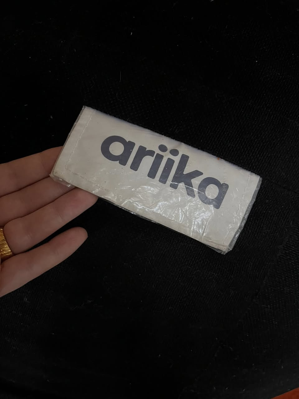 كرسي Bean Bag ماركة Arika
لون أسود – نظيف جدًا وحالته ممتازة
مريح للجلوس والاسترخاء، مناسب للبيت أو غرفة الأطفال أو الزوايا العصرية
ما بيه تمزق ولا تلف

📍 السعر: (اشتريته ب120 الف)
البيع 65 الف وقابل للتفاوض
+ كڤر فرو للاريكة صورته موجودة 👇🏻
📍 المكان: (چكوك)
للتواصل خاص ✉️


**إذا كنت صاحب هذا الإعلان وتريد حذفه لأي سبب، رجاءا أرسل رسالة إلى الدعم الفني**