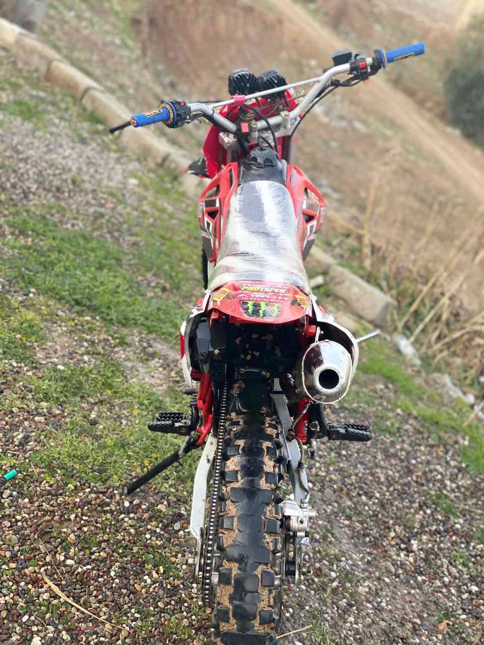 السلام عليكم كاويار للبيع موديل 24
حجم مكينه 250cc فقط مفيلس غراضوو موجوده بس مخلي رياضي سعرو مليون و150 وبي مجال شي قليل ***********
