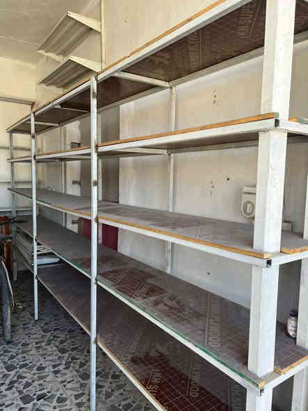 رفوف متنوع للبيع مال محل تعزيلة لعدم التفرغ للتواصل عبر الهاتف 
كل رف وسعرة
 غير متواجل عالفيس***********
