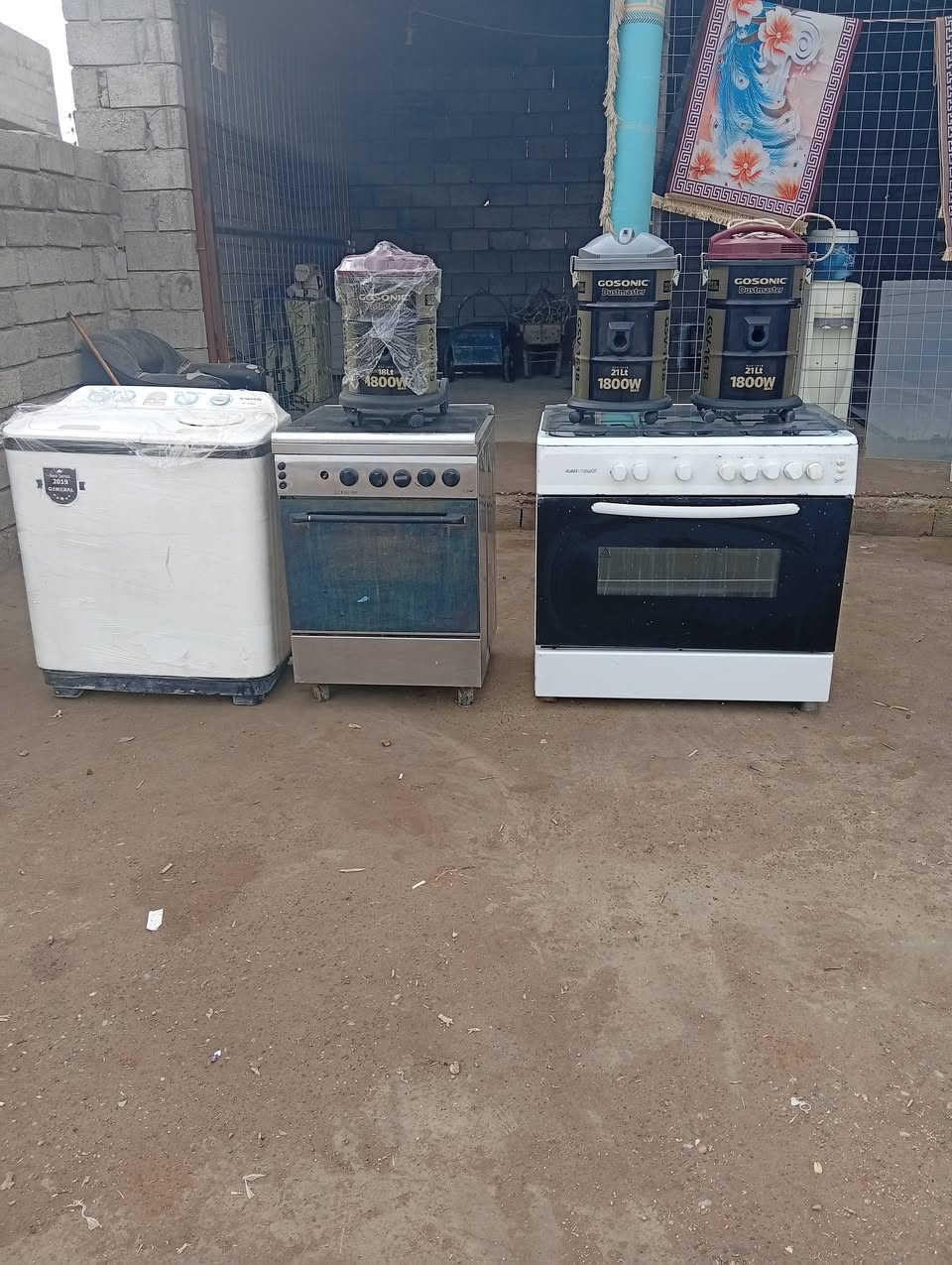 طباخات للبيع . و مكانس كهربائيه شرط لتشغيل . غسالات + مدات طول المده 3 أمتار السعر 10 .. المكان قريه الجرف   . ***********   ***********
