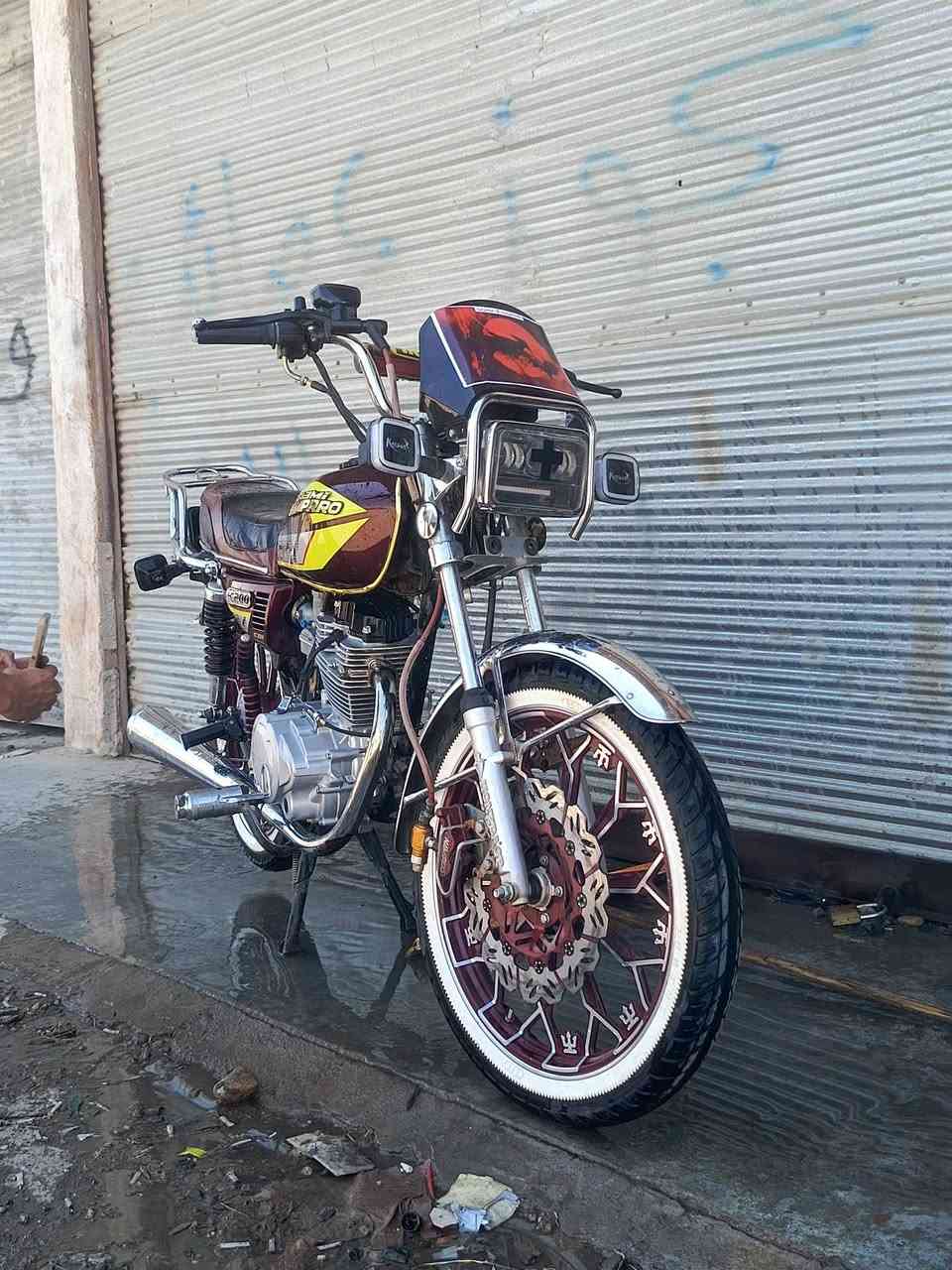 موطور للبيع ✅
نامه برو 2024✅
شرط ما مفتوح ✅ 
محرك نشاطه فول ✅ 
حجم المحرك200✅
السعر675وبي مجال بسيط✅

الرقم
***********
القياره /الحاج عليي/
