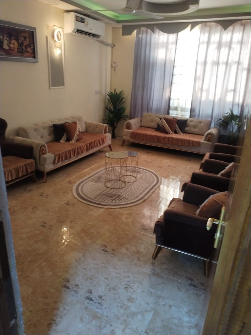 دار سكن طابو صرف مساحه 150 متر طابقين بناء حديث بناء طابوگ ركن على ساحه موقع جدا ممتاز 
3 غرف نوم هول مطبخ استقبال 
مجمعات صحيه خارجيه داخليه 
كراج سياره خدمات كامله 
مي كهرباء مدارس 
ابو غرق حي الحسين 
الأستفسار الأتصال 
***********
#الدار_المعموره_للعقار 
ملاحظه /من لديه عقار ويرغب بالبيع فقط الاتصال 
ولدينا عروض تناسب الجميع
