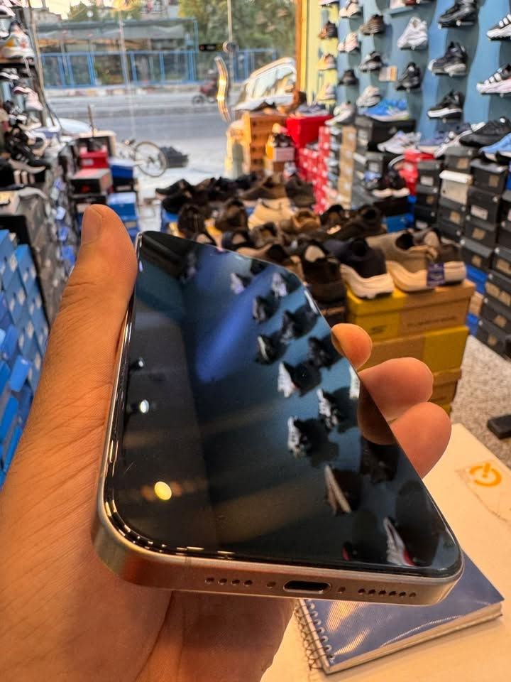 ايفون  15 pro max ذاكرة 256GB
لون تيتانيوم نظافة الجهاز 100% 
محتويات كاملة كارتون + كيبل اصلي
لا طخه لا وكعه لا خدوش 
بطارية 84% شحنه حلو 
جهاز وتر بروف لا مفتوح ولا مبدل بي شي ع الفحص بالمي كدامك 
السعر ٩٨٠ الف 

📍المنصور-تقاطع اللقاء-مجاور معجنات سنابل الطاحونة
محل BLUE MAX للاحذية  
هـ/ ***********
