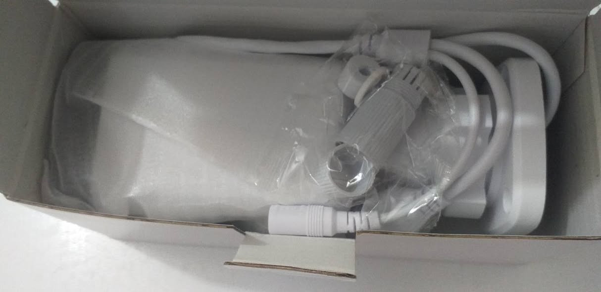 سلام عليكم 
منظومه كاميرات مراقبة أسوار 5MP مع هارد 1T اثنين مستخدمات أسبوع و2 بعدهن بالجيس غير مستخدمات سعر350 وبيهن مجال قليل مكاني كوت 
***********
