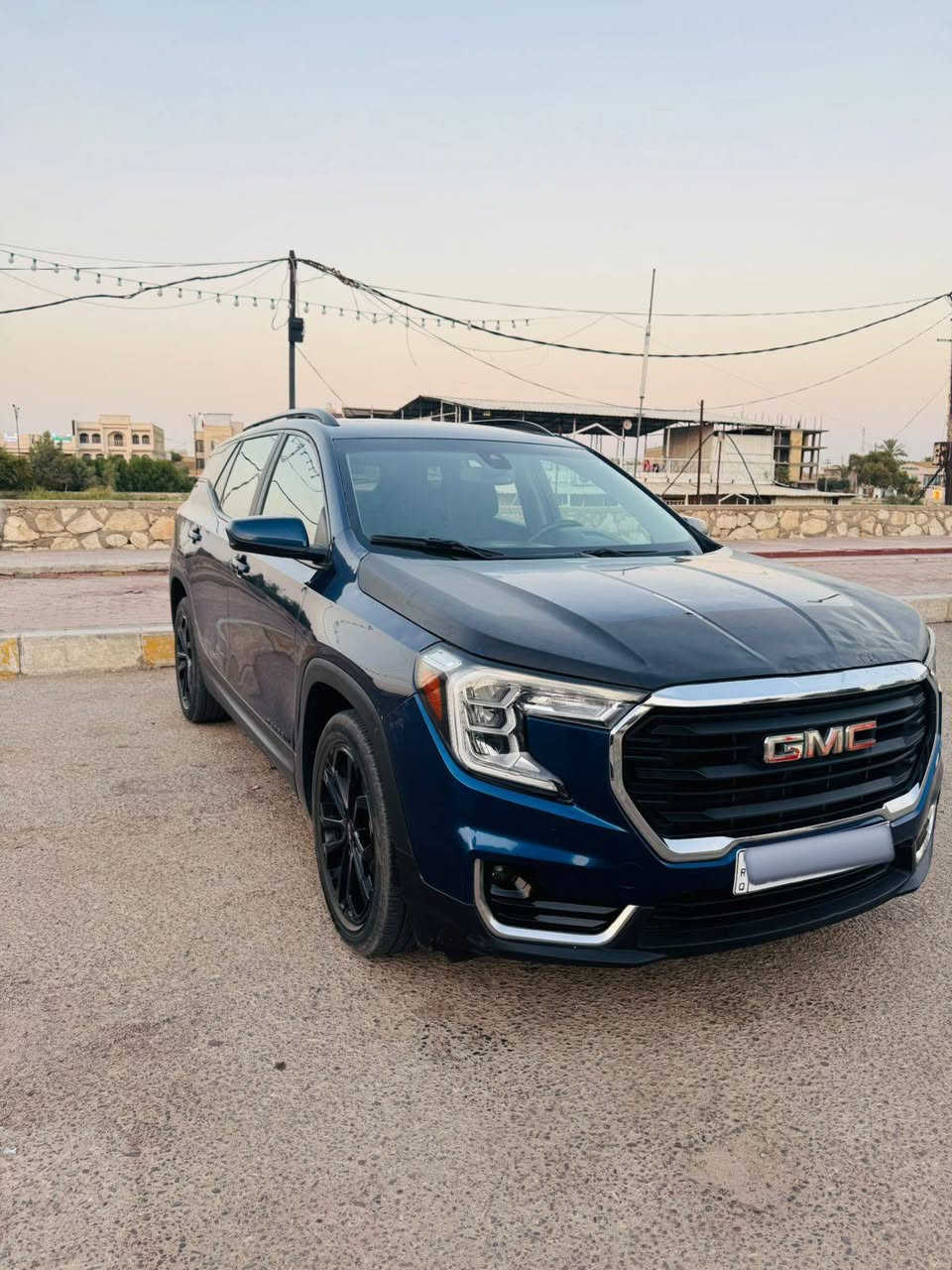 السلام عليكم
جمسي تيران موديل 22 فئه sle مواصفاتها معروفه
سياره حادثها امامي جهة السايق مع وجود بارد موضح بالصور محرك 4 سلندر 1500 تيربو محرك وكير كفاله تبريد رقم دولي بأسمي لسياره ماشيه 74 قابل للزياده سعرها 145 متواجد خاص او علئ الرقم ***********
