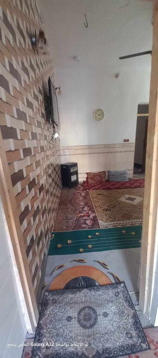 يالله ..اللهم صل على محمد وآل محمد
مشتمل للبيع المساحة ١٠٠متر  طابو زراعي سند ٢٥  الموقع طريق المعارة قرب سيد جواد العناوي يبعد عن الشارع العام ٣٥٠متر تقريبا شارع سيد سهيل قرب ابو غيت الفيترجي عرض الشارع ٧ متر يحتوي على صحيات داخلية وخارجية 
مطبخ     ٣×٤
استقبال ٤×٥
صالة      ٥×٥
غرفة نوم  ٤×٥   العدد ٢ 
البناء حديث  طابوك  صب كونكريت 
الاستفسار اكثر الاتصال على الأرقام التالية ***********.   *********** او مراسلة الصفحه خاص
