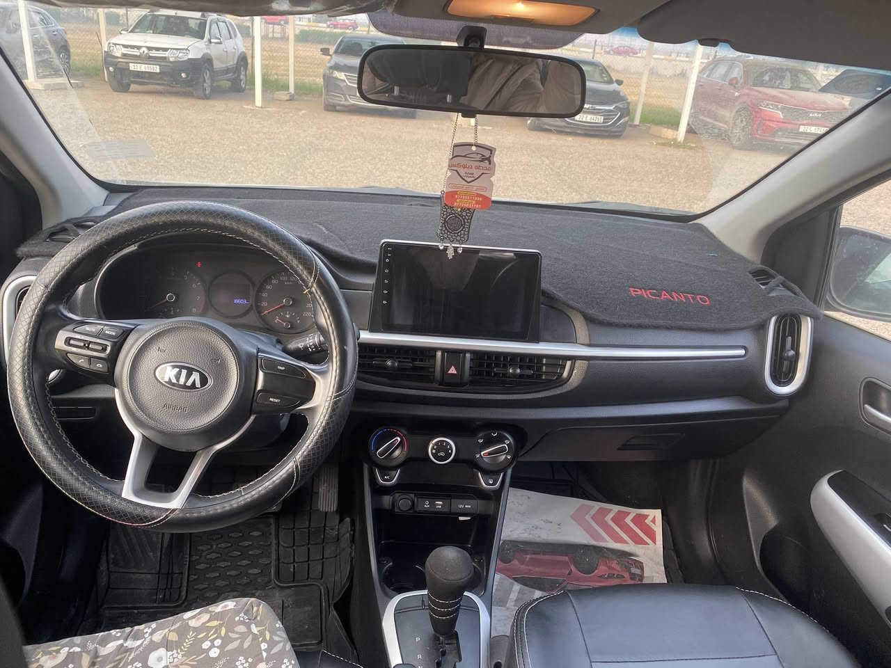 بيكانتو 2019

المواصفات
محرك 1200 خليجي دوش 
مري كهربائي شفط
شاشة اندرويد وكاميرا وحساسات خلفية
اوكس بلوتوث
مانع انزلاق
ويل كب
بروجكترات
السيارة بيها صبغ بالدعامية موضح بالسونار ومكفولة محرك وكير
ماشية 18 الف كيلومتر
رقم السيارة بغداد انكليزي الجديد والسعر 115 وبيها مجال 
للاستفسار يرجى الاتصال على الرقم ***********
