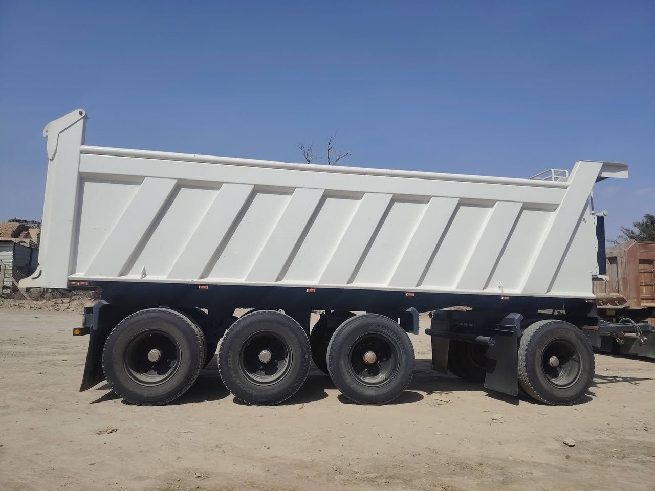 مقطوره للبيع دنكير١٦، طول سبعه ونص رقم ***********
