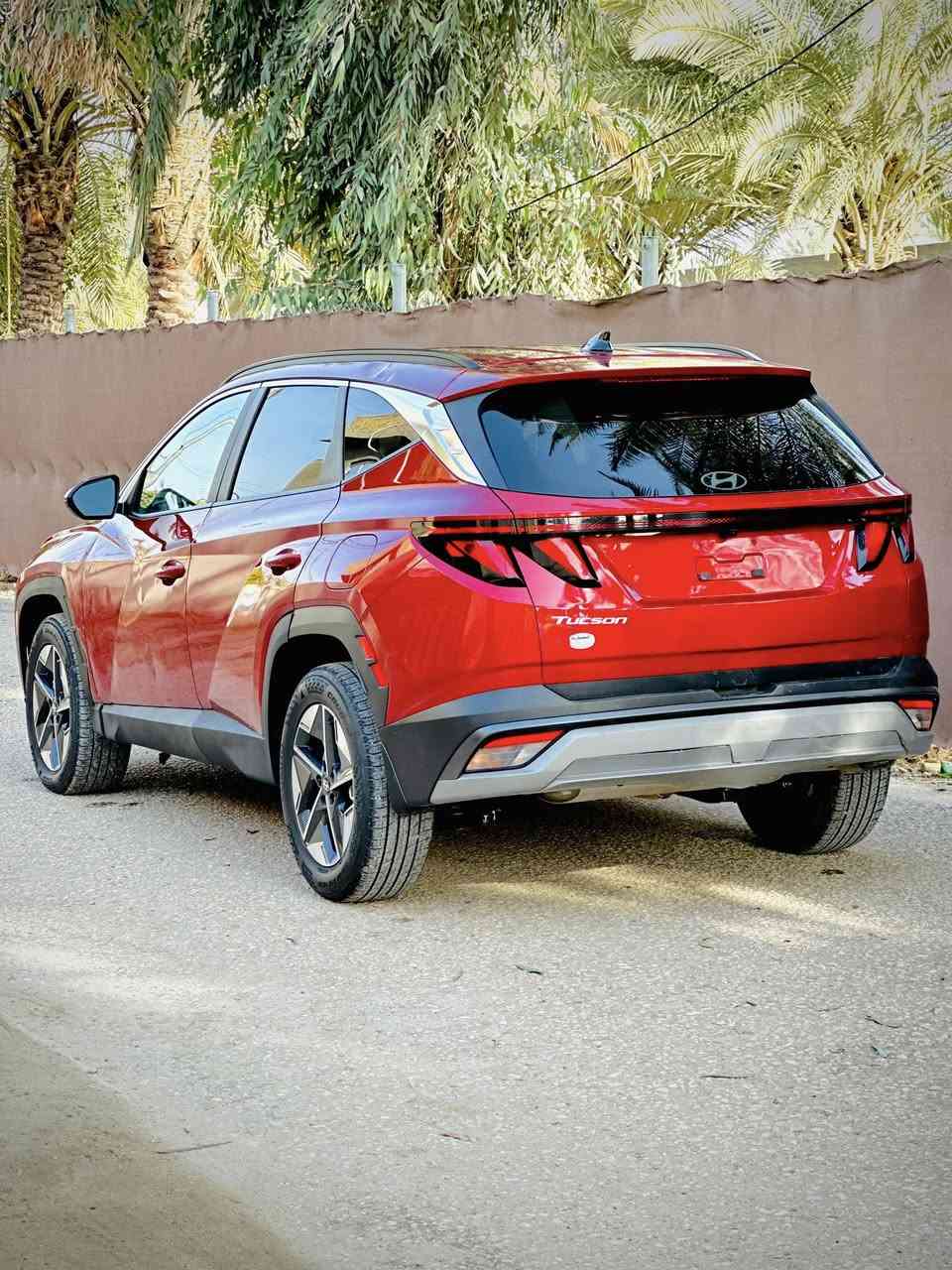 السلام عليكم ورحمة الله وبركاته 

توسان 2025 SEL لون احمر دم الغزال 

حادث بل باب مال سايق ومصلح بارد 

ايرباك برده وكشن ومصلحات 

بدون رقم منفيست باسمي 

بيع مستعجل 

السعر 185 بيها مجال قليل

مكان السياره بابل الحله 
***********
