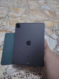 ايباد للبيع ايفون 11برو الجيل الثالث ذاكره 128 بطاريه 89 زلغ مابي جديد...