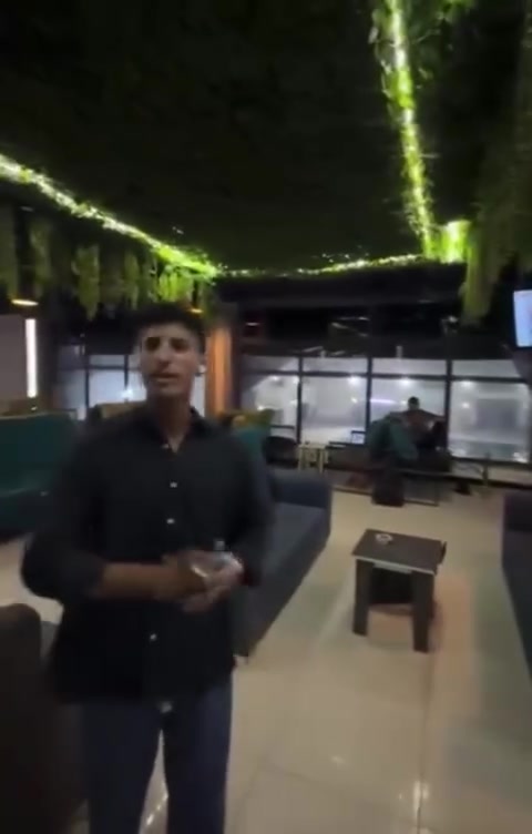السلام عليكم كوفي للبيع العنوان حي الصدر 
مقابيل عمار البديري
للتواصل لاتصال على لارقام التاليه
***********
***********
