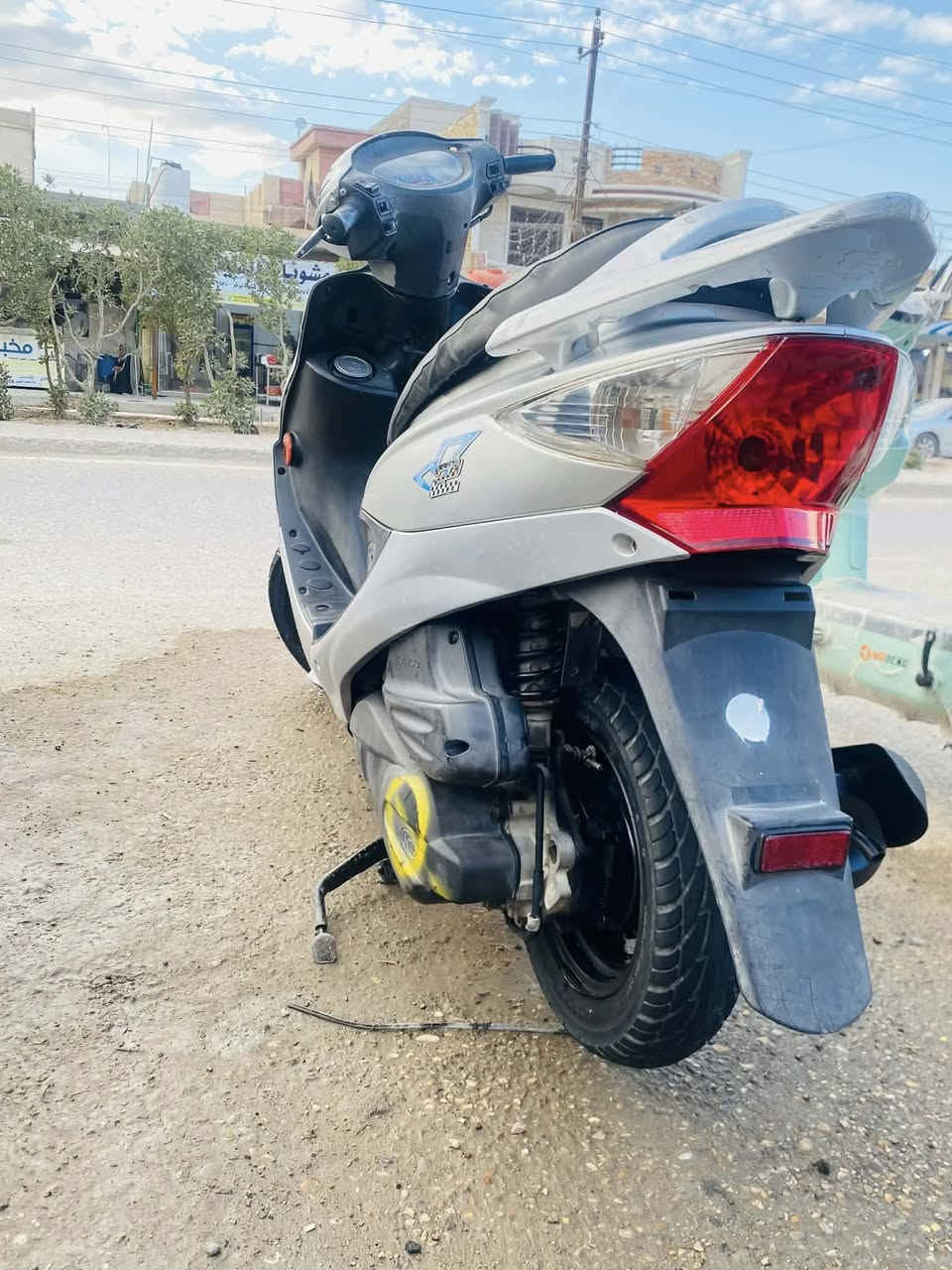 سلام عليكم دراجه لبيع كامكو في تو موديل 14 دراجه جديده سعره 475  ونضيفه مفتوحه صوتهه ناعم شلعه معدل فولل كهربيات كلهه شغاله رقم لتصال ***********
