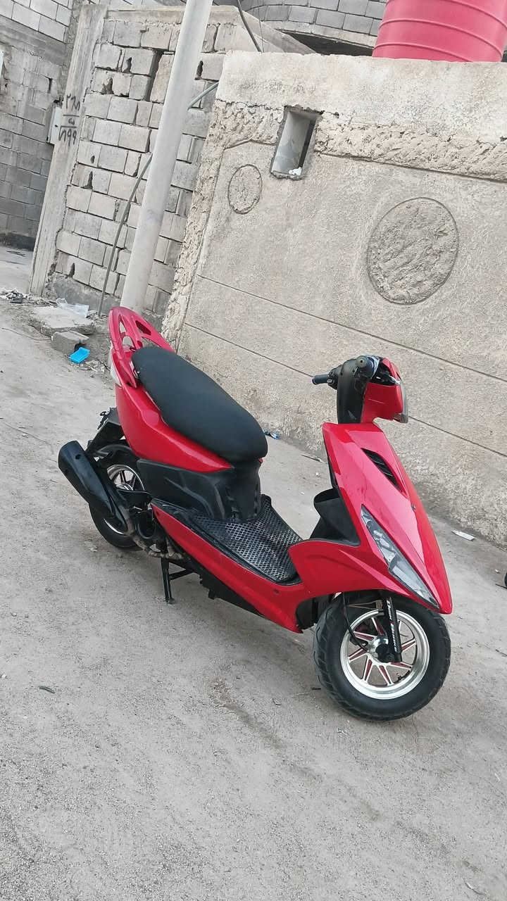سلام عليكم مضلع للبيع دراجه جاهزه كله نكره سلف ويلات رياضي لايت اشيار بوشه ٤٩ مبدل بيه ولفات فقط ستوني بدلتهن عوزه فيرلسه دراجه سعره ٦٠٠ وبيه مجال رقمي ***********

