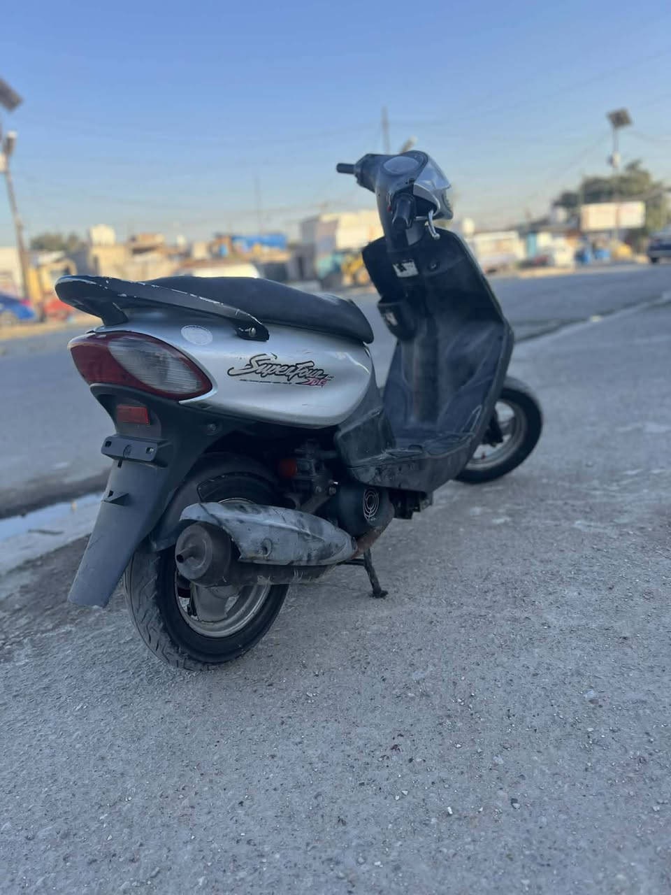 سلام عليكم ماكس قجمه البيع دراجه بلاديه ختم واحد كهربائيت كامه اي نقص ما بيه مكاني  البياع سعر 350وابيهه مجال ***********
