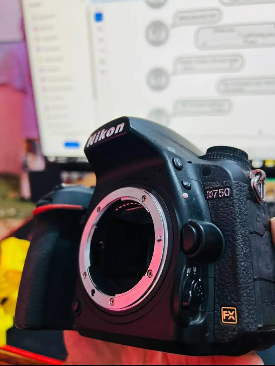للبيع كاميرا نيكون D750 
نظافه فووول 
واسط.... قضاء الحي 
*********** بغداد, العراق
