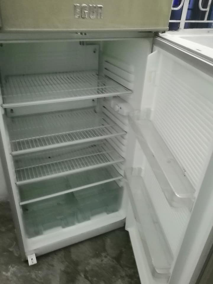 ثلاجة ١٨ قدم تجميد فول بدون عيب  الشراي يتصل*********** أربيل, العراق
