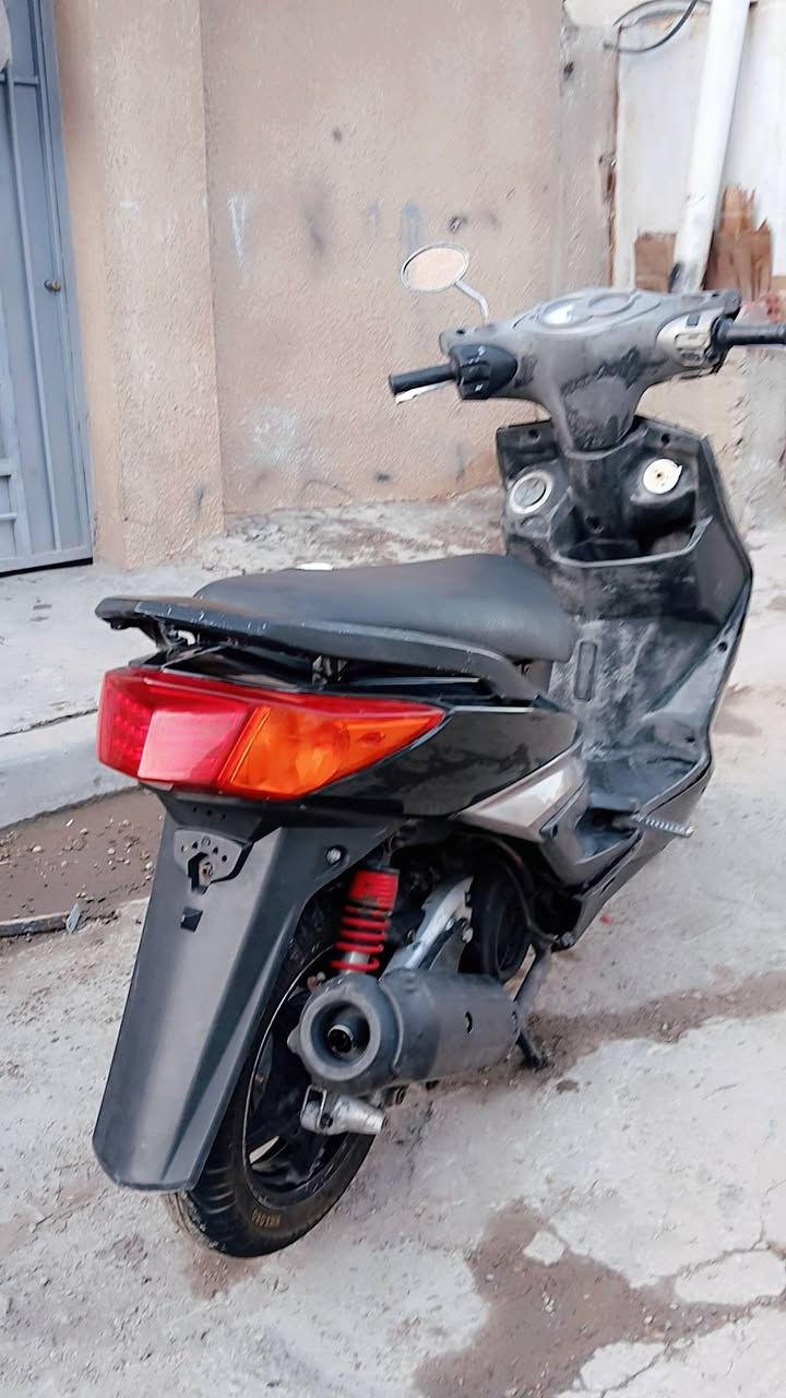 سكنس فحل للبيع مكينته حلوه دراجه نضيفه نقصه ترايش و قبق هندر بس نكره سلف كهربائيات شغاله سعره 550 وبيه مجال شراي اتصل وسهله متواجد واتساب أو ماسنجر***********
