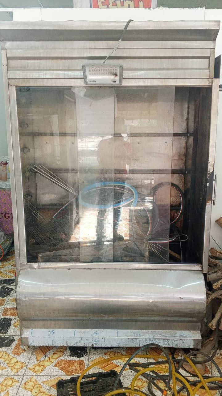 السلام عليكم اغراض مطعم كامل مشاوي كل لاغراض جديده مشتغله اقل لاسبوع

ثلاجه كامله مع الصمان 275 الف 

محمده وسط 14 قدم جديده ولا شخط 325 الف 

مجمده حجم 24 اكبر حجم بابين لك حته جامه موجود وياه والصمان 550 الف 

شوايه اجنحه وكباب جديده ستيل 250 الف 

حوض تمويع سل ستيل كبير 350 مع سنك

شوايه كبيره سل ستيل فحم وغاز 8 طباكات جديده استعمال قليل جدا سعره 900

شوايه جدجاجًمحشي ايضا نضيفه جدا سعره 350 

قاطع طوله 3.5 ارتفاع مترين مرتب سعر 150 

ميز سل ستيل ابو الحوض سعره 150 

نافوره داخليه 250 

ميز حطب هو والتانكي الفوكا 150

لاغراض كله جديده مكاني بغدا. المحموديه 

***********
