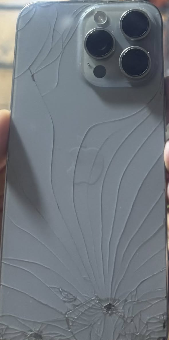 سلام عليكم عندي 15 برو ماكس وتر بطاريه ٨٨ ذاكره ٢٥٦ مشحون ٦٨٩ مره
بس يرادله ضهر وكع مني وتفطر الضهر كله يحتاجله تبديل او تريد تبقي الكفر بي ميبين تلفون كلش نضيف لا مفتوح ولا ايشي بي شويه حتاجيت وريد ابيع سعر ٩٢٥ وبي مجال شي بسيط 
واتس***********
