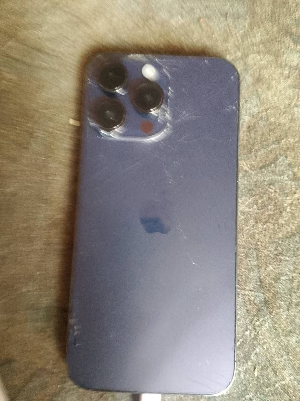 ايفون 14برو ماكس 
بطاريه 82 يكفيك شحن يوم ونص بطاريه بلادي 
فقط شاشه وضهر باقي كله بلادي وفيس ايدي شغال


**إذا كنت صاحب هذا الإعلان وتريد حذفه لأي سبب، رجاءا أرسل رسالة إلى الدعم الفني**