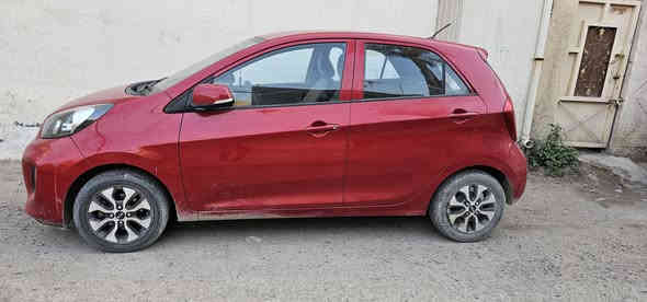 بيكانتو ٢٠١٦
ماشية ٧٤ الف بيها صبغ دعاميات وضربة بالصندوق معدلة على البارد 
وسونارها موجود 
سعرها ٩٢ ورقة  بيها مجال مكانها بغداد سبع ابكار ***********
رقمها انكليزي وسنويتها قبل ١٠ ايام كملتها جديده ل٢٩
