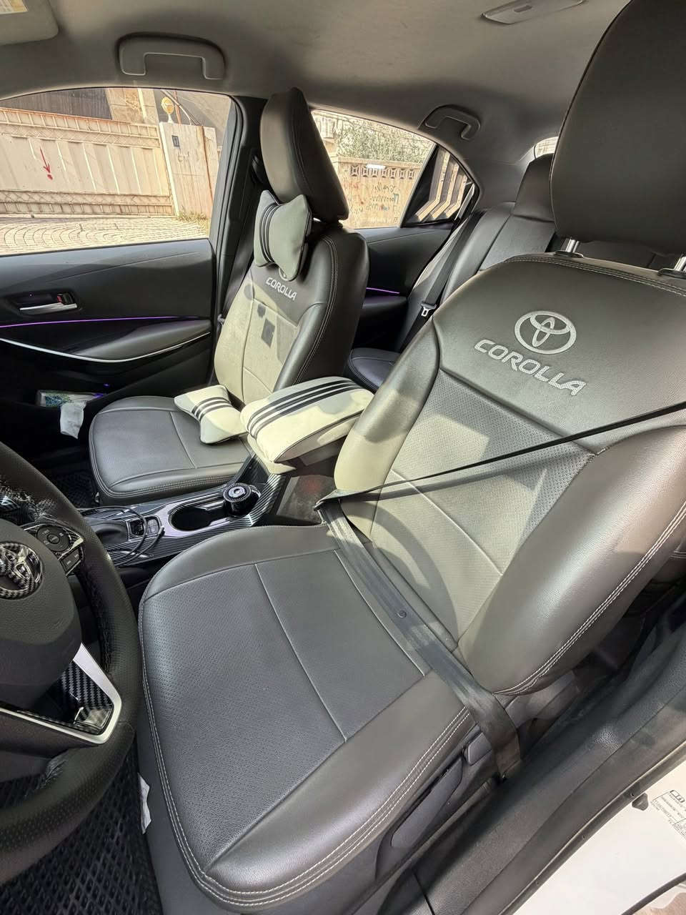 كورلا ٢٤ هايبرد الشكل الخليجي
السلام عليكم عندي كورلا ٢٤ ماشية ٣٣ الف 
مكفوله من كلشي عدى طخه خفيفه ٣ اصابع بالجاملغ وموضحه بالصور
مدوشمها جلد اصلي الكراسي والبوب والمسند الوسطي والارضيه كلها
حاطلها عازل حراري اصلي 
اناره داخليه وسوادات وكاربون فايبر
السياره نظيفه وحلوه وكلشي بيها ع البلاد وكل الاضافات موضحه بالصور
باسمي وتحويل ثاني يوم
السعر المطلوب ٢٢ مليون
مكاني المنصور الداوودي
رقمي ***********
