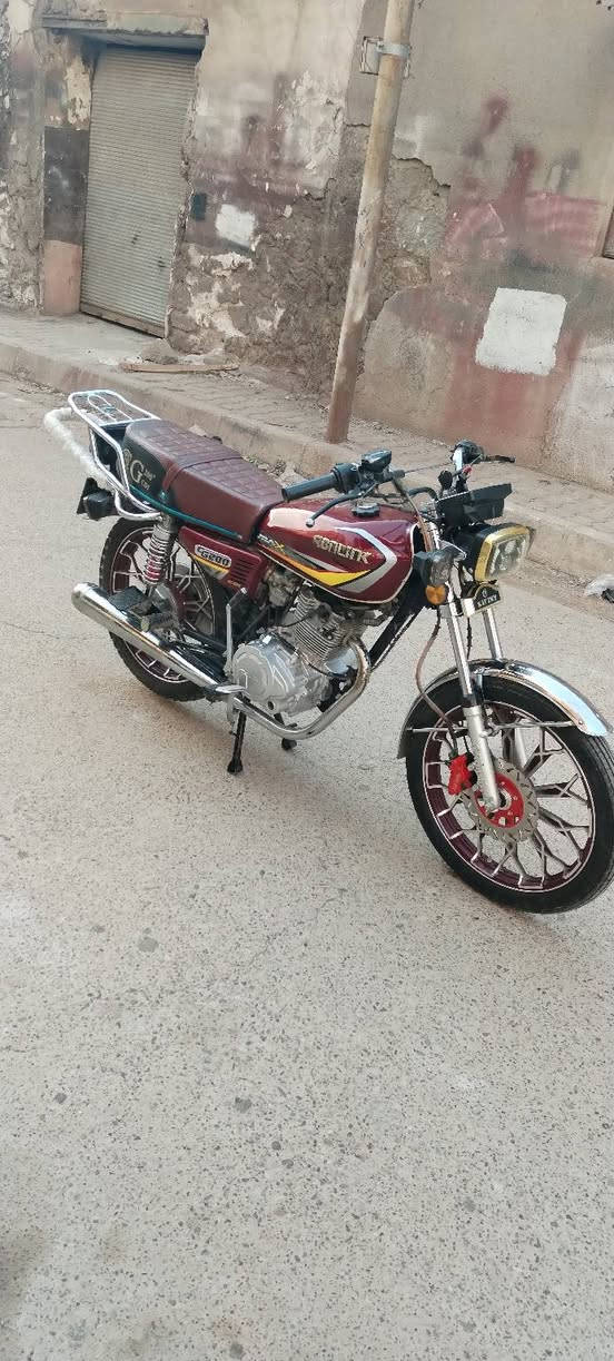 السلام عليكم ماطور سونك 2024 محرك 200 ماطور فول نضافه محرك شرط كهربائيات كله شقال سعره 650 وبيه مجال شراي تعال خاص وتدلل مكاني كركوك ***********
