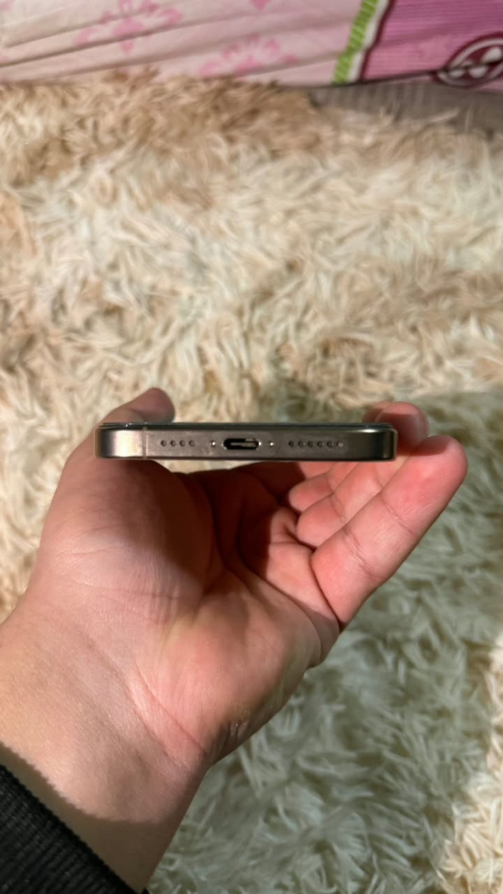 للبيع ايفون 16 Pro max برو ماكس ذاكرة 256 بطارية  95 دورات الشحن 291 جهاز نضيف لووك مفتوح مبدل فقط شاشة اصليه وكالة سعر الجهاز 890 الف وبي مجال بسيط


**إذا كنت صاحب هذا الإعلان وتريد حذفه لأي سبب، رجاءا أرسل رسالة إلى الدعم الفني**