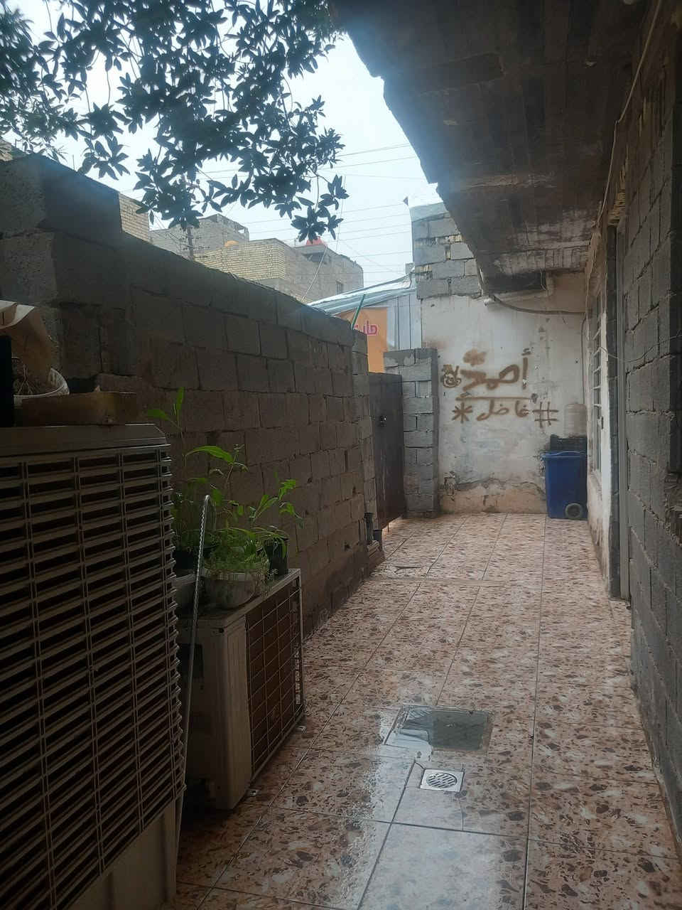 📢 بيت للبيع – الزعفرانية / دور الشرطة
🏠 بيت للبيع موقع مميز في الزعفرانية – دور الشرطة
📍 شارع المختار الثقفي – الفرع السادس
🔹 المساحة: 100 متر مربع
🔹 الطوابق: طابقين
🔹 سنة البناء: 2023 (بناء حديث)
✨ تفاصيل البيت:
🔸 الطابق الأرضي:
غرفة
صالة
هول
مطبخ
صحيات
🔸 الطابق الثاني:
غرفتين نوم
هول
حمام
مخزن
📄 نوع السند: زراعي (سند 25)
💰 السعر: 80 مليون دينار عراقي (قابل للتفاوض)
📞 للاستفسار: ***********
