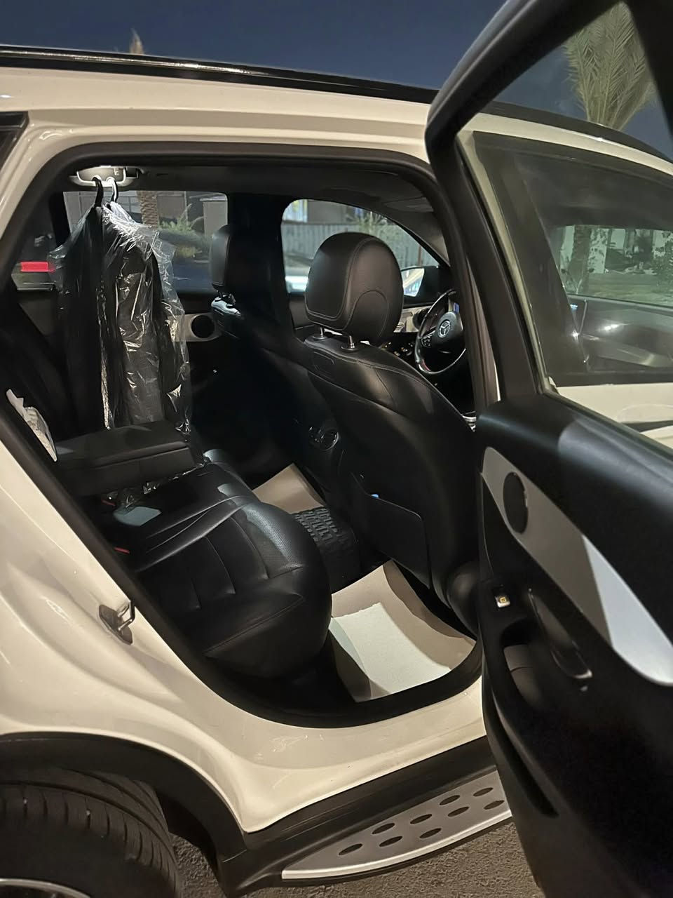 السلام عليكم glc موديل ٢٠١٩للبيع السعر ٢٦٠ السياره فول مواصفات مابيه اي نقص ولامسج بيه بسمي رقم بغداد او مرواوس باقل سعر *********** بيه بنيد مبدل عنوان بغداد الكرخ
