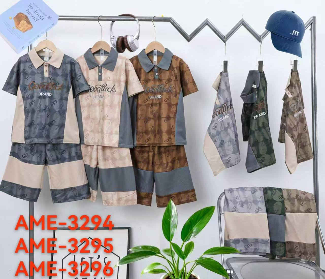 ✨ تراك برموده خامة الأصلي ✨

📏 المقاسات والأسعار:
• قياس 12–14 يلبس(1-4سنة)➝ 35 
• قياس 15–17 يلبس(5-7سنة)➝ 41 
• قياس18–20 يلبس(8-11 سنة)➝ 47


**إذا كنت صاحب هذا الإعلان وتريد حذفه لأي سبب، رجاءا أرسل رسالة إلى الدعم الفني**